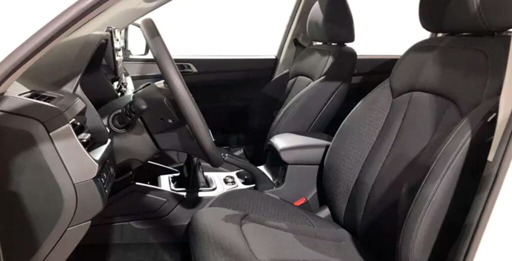 SsangYong-Musso-Sports-D22-DTR-Pro-4X4-MT-interior-delantera