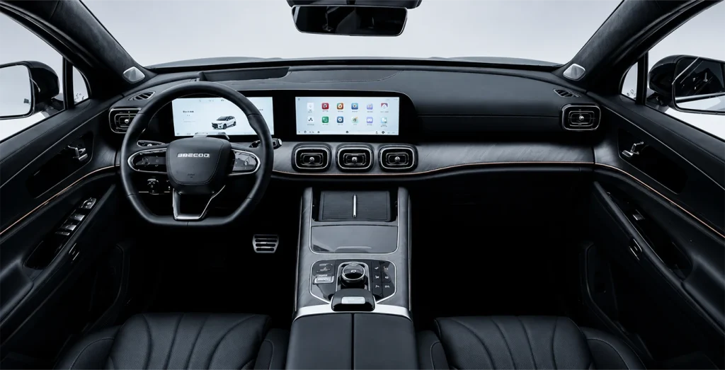 Jaecoo-8-PHEV-Exclusive-1.5-TGDI-3DHT-AWD-7p.-interior-delantera.webp