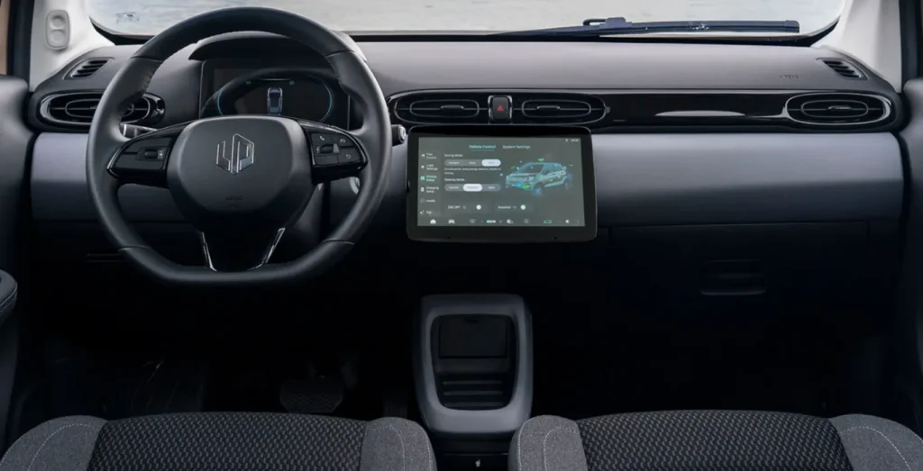 Leapmotor-T03-BEV-37.3kWh-Design-AT-interior-delantera.webp