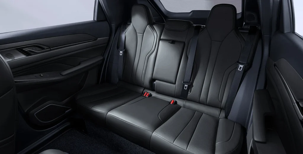 DONGFENG-MAGE-1.5T-PHEV-E1-299CV-AUTOMATICO-interior-trasera